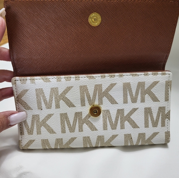 MK wallet - Picture 4 of 4